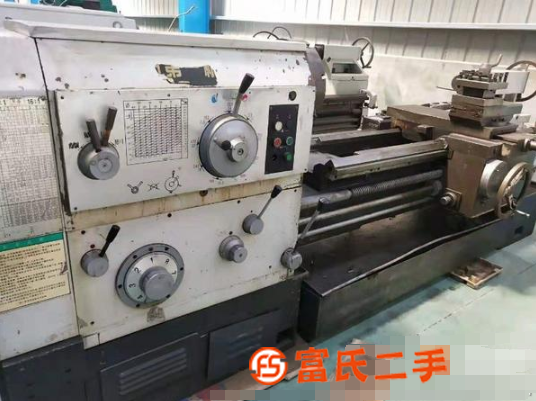工厂转型低价出售二手沈阳CW6263B卧式车床