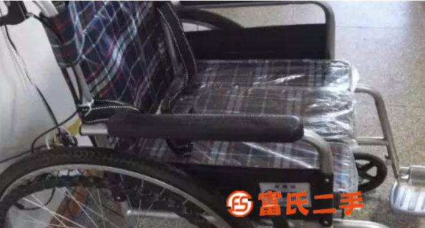 9.9新轮椅带包装，送打气筒。