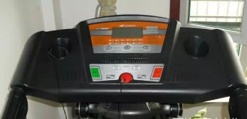转让九九新的跑步机  1600元