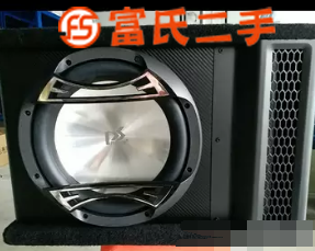 汽车低音炮