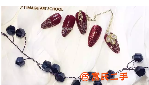 台州椒江吉田美学专业化妆美甲美睫纹绣培训学校