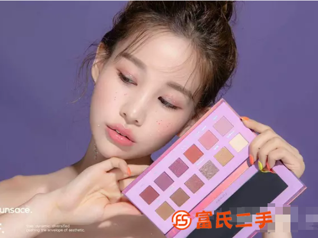 粉瑟新品后现代眼影怎么样？有用过的吗？多少钱一盒呢