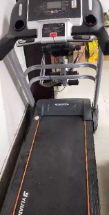 亿健跑步机  1600元