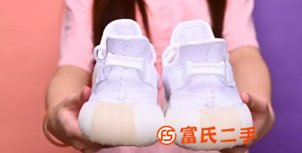 阿迪达斯250白色