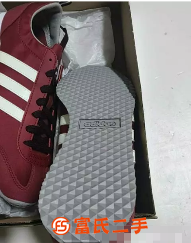 阿迪达斯软运动鞋 全新