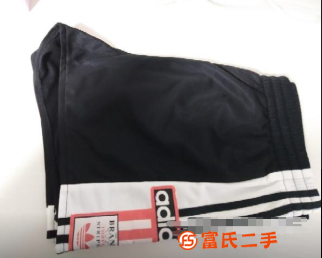 阿迪达斯三叶草运动短裤女
