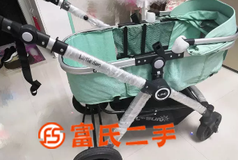 95成新婴儿推车  150元