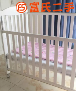 品牌几乎全新婴儿床  260元