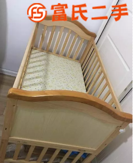 婴儿床  200元