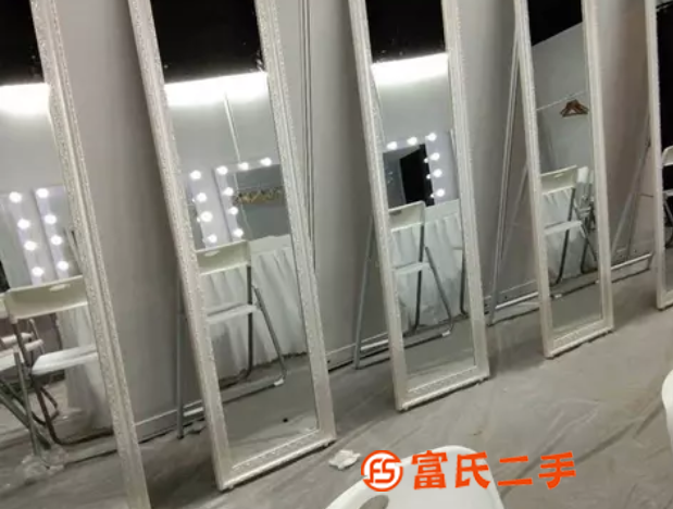 珠海穿衣镜出租，化妆台租赁，小带灯化妆镜出租