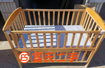 出售9成新嬰兒床一個  100元