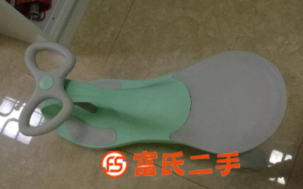 九成新两个儿童车低价处理  50元