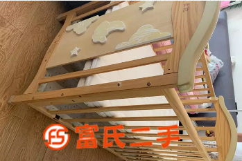 婴儿床出售  100元