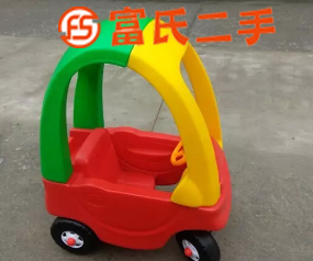 淘气堡加厚儿童幼儿园游乐场童车幼儿小房车学步车  300元