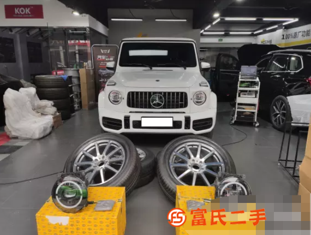 深圳奔驰G500改熏黑几何大灯，20寸AMG轮毂