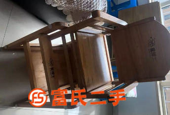 出售宝宝餐椅  70元