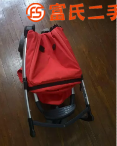 quinny婴儿车  400元