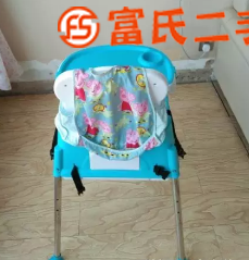 儿童餐椅  60元