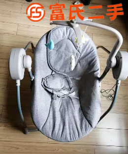 婴儿音乐摇床  60元