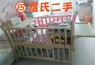 婴儿床  200元