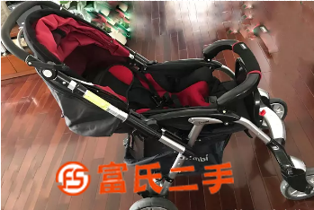 日本名牌 康贝 婴儿推车  200元