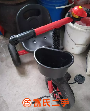儿童三轮车