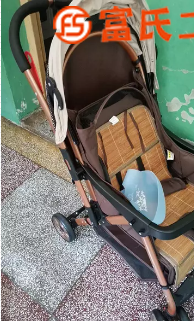 婴儿车9.5成新  100元