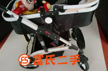 九成新婴儿推车  90元