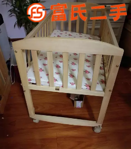 出售九成新婴儿床  100元