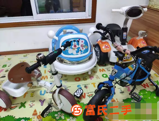 四件打包出售儿童电动车平衡车自行车三轮车学步车