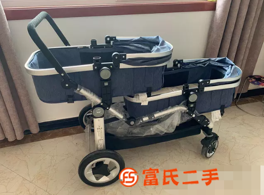 出售双胞胎推车