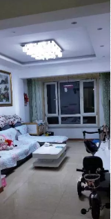 闲置婴儿床一个，给钱就拿走