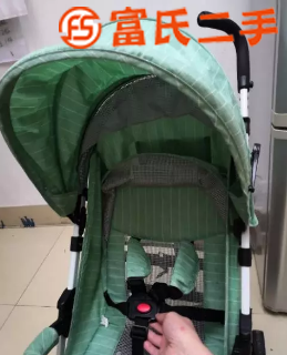 六个月婴儿车  150元
