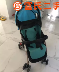出售九成新婴儿车  150元