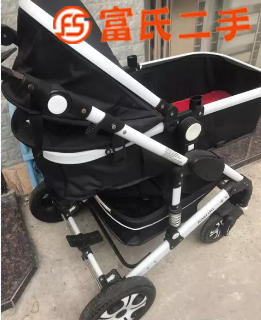 9.9新婴儿车  100元