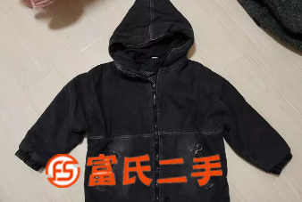 男孩棉服  30元