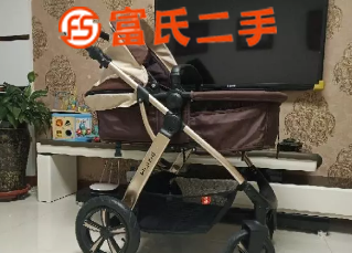 荟智牌婴儿推车低价转让  380元