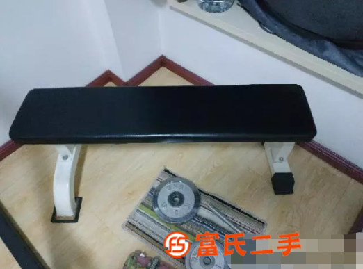 出售杠铃架，杠铃片，哑铃，拳击沙袋，拳击手套