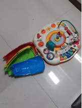 婴儿玩具和扭扭车