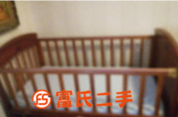 9成新婴儿床  200元