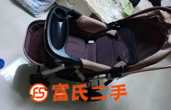 婴儿车  140元