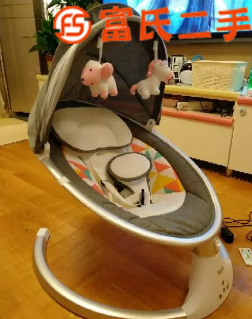 可优比婴儿摇摇椅  180元