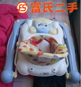 儿童电动车三轮四轮都有  100元