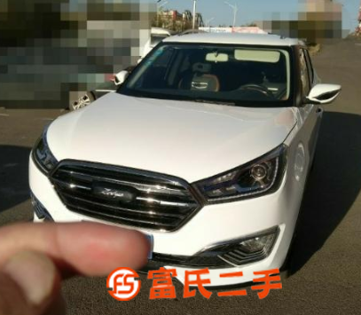 众泰T300 2017款 1.5T 手动 豪华型双色