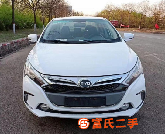 比亚迪 秦 2015款 1.5T 双离合 双冠旗舰版 