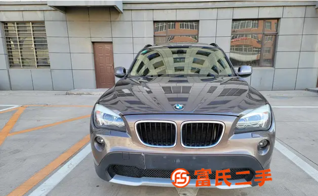 2011年8月，宝马X1，2.0自动挡，全景大天窗，纯一手车