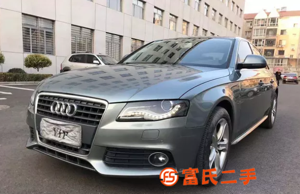 奥迪A4 2012款 A4L 2.0TFSI 无级 132k 