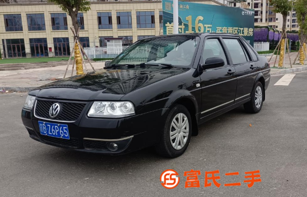 上海大众桑塔纳 