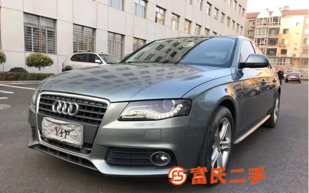 奥迪A4 2012款 A4L 2.0TFSI 无级 132k 