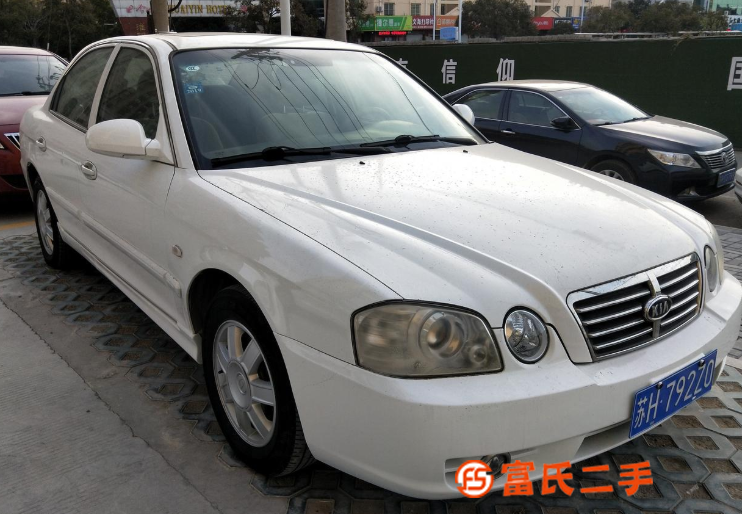 2010年起亚远舰手动档1.28万元 